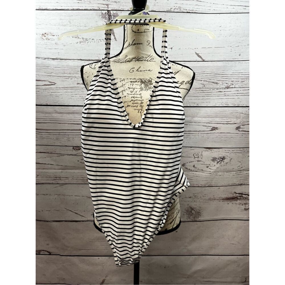 Cupshe XL black and white stripped bathing suit NWT- Alison